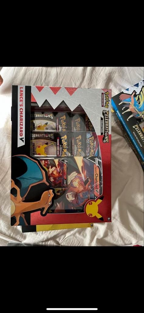 Pokémon Celebrations Lance's Charizard V Collection, Ophalen of Verzenden, Nieuw, Overige typen