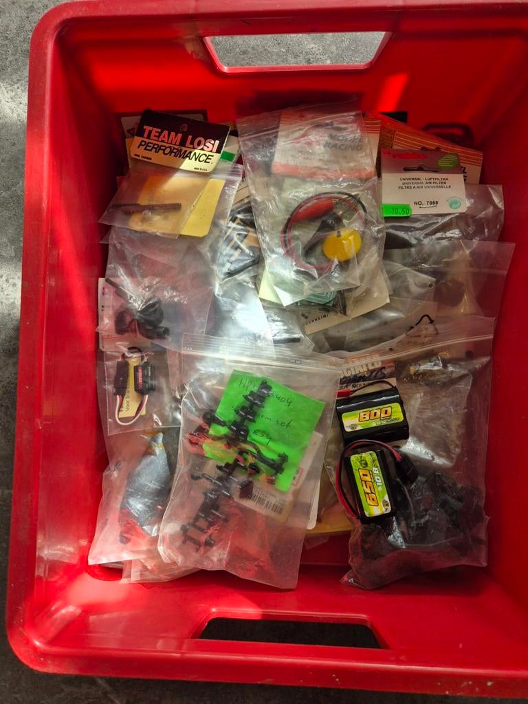 Diverse nieuwe onderdelen, Hobby en Vrije tijd, Modelbouw | Radiografisch | Auto's, Ophalen of Verzenden, Overige schalen, Onderdeel