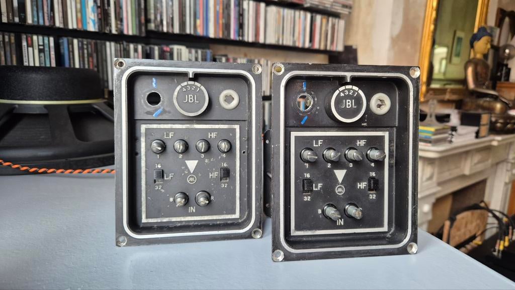 JBL N2600 (16/32 Ohm) crossover, Ophalen of Verzenden, Minder dan 60 watt, Front, Rear of Stereo speakers, JBL