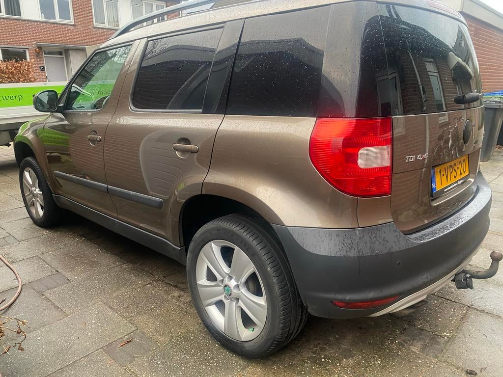 Skoda Yeti 2011 heel netjes (rijdt goed), Auto's, Bestelauto's, Stof, 700 kg, Beige, Origineel Nederlands