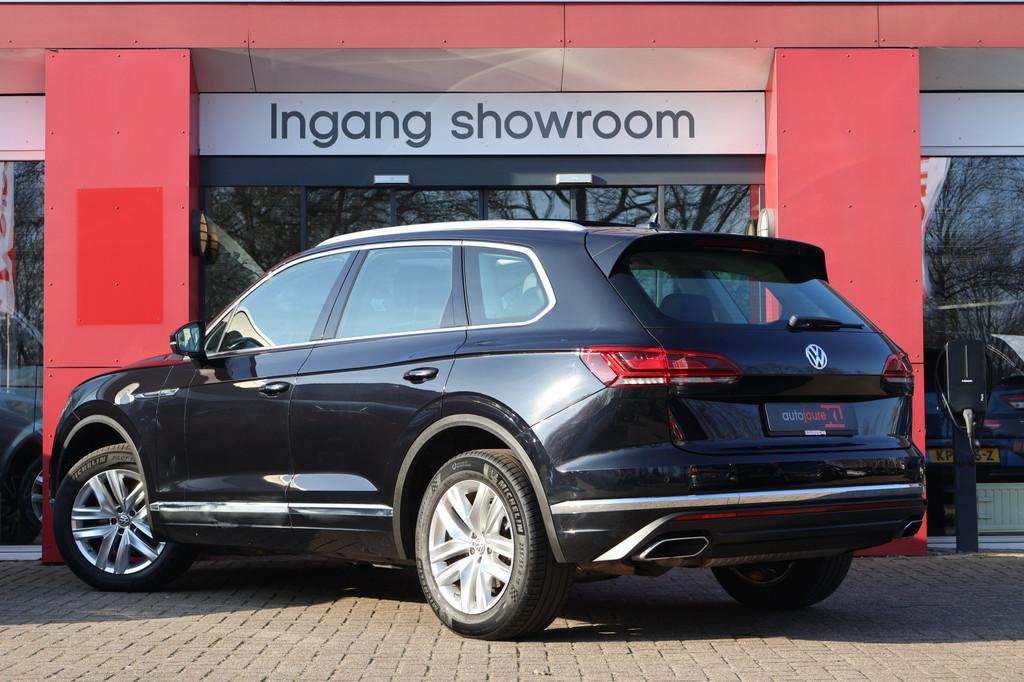 Volkswagen Touareg 3.0 TDI 4MOTION | Panoramadak | Winter Pa, Auto's, Volkswagen, Automaat, 15 km/l, Gebruikt, 241 €/maand