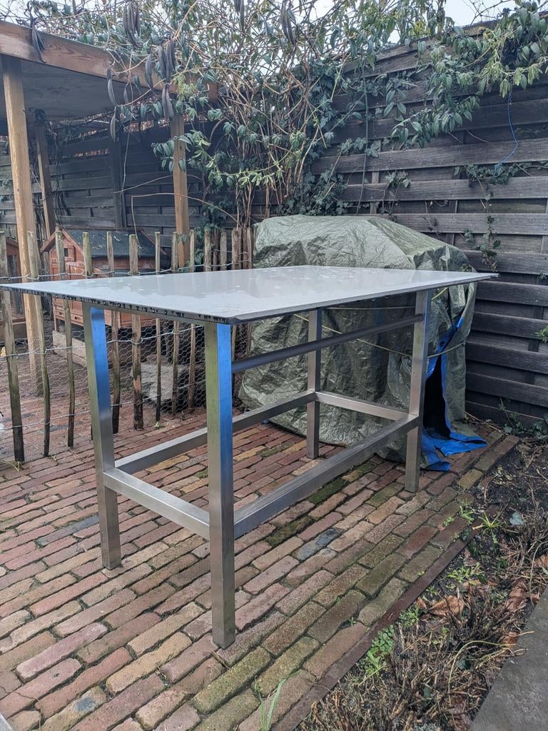 Horeca werktafel rvs onderstel met trespablad, Ophalen, Zo goed als nieuw