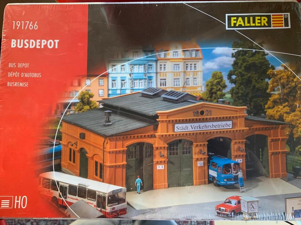 Faller HO busdepot, Hobby en Vrije tijd, Overige merken, Gelijkstroom of Wisselstroom, Brug, Tunnel of Gebouw, Nieuw