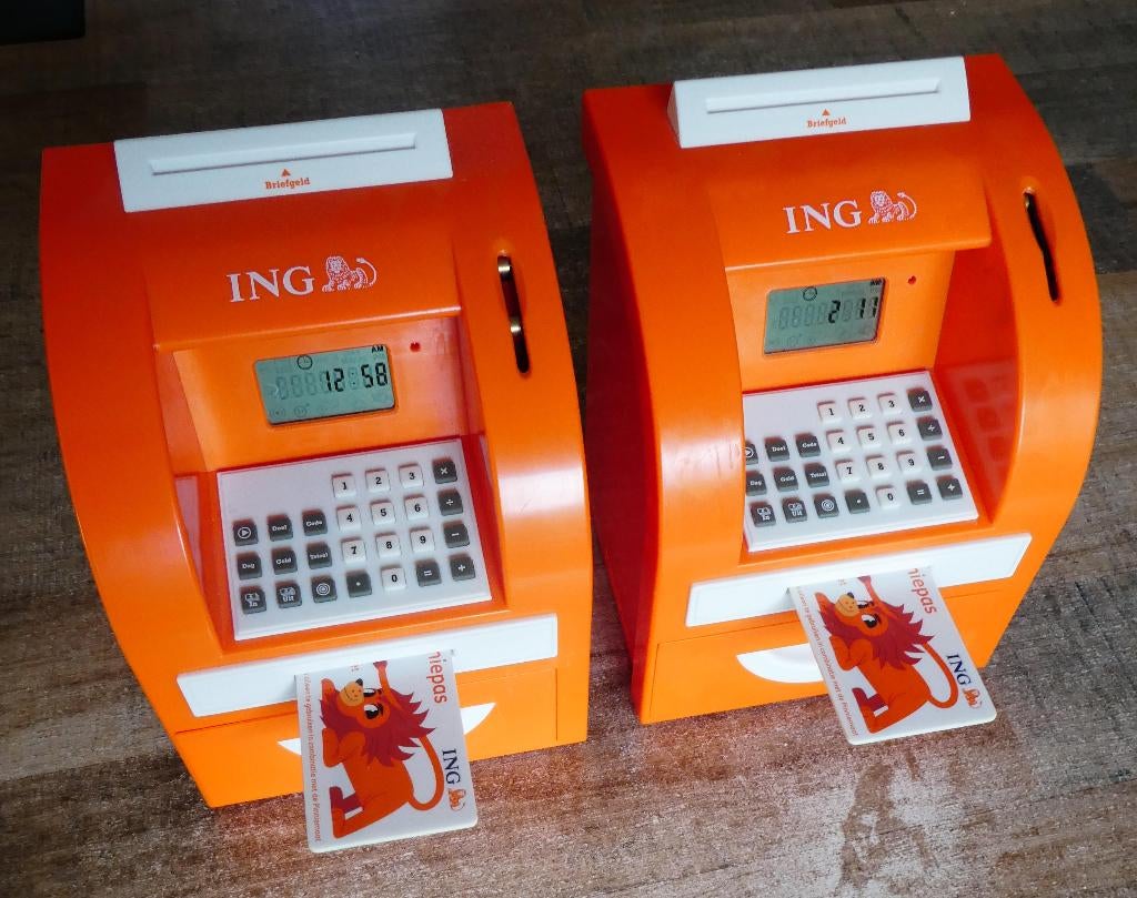 2 X ING Pinniemaat met pinpas., Ophalen of Verzenden, Zo goed als nieuw, Kunststof, Overige thema's