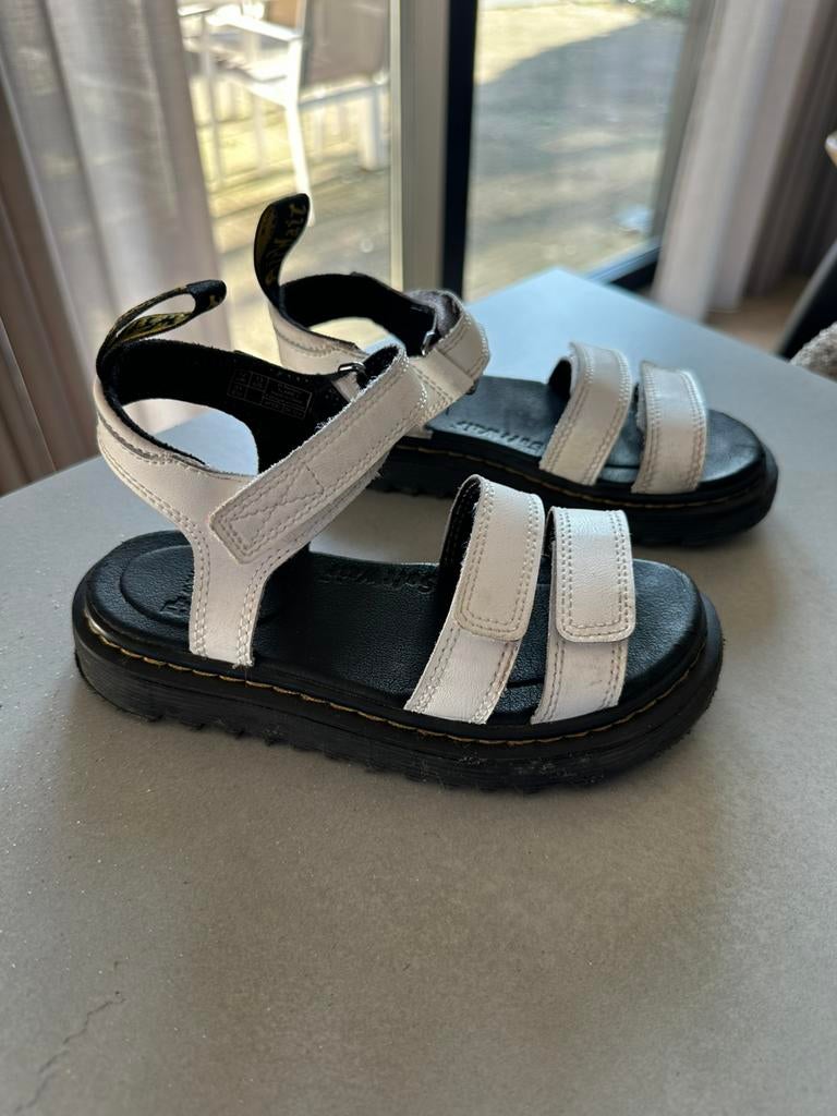 Dr Martens sandalen maat 31, Meisje, Schoenen, Ophalen of Verzenden, Zo goed als nieuw