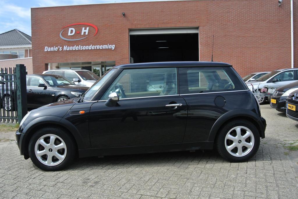 Mini Mini 1.6 One Pepper apk 15-12-2026 leder panoramadak in, Auto's, Mini, Voorwielaandrijving, 15 km/l, Gebruikt, 4 cilinders