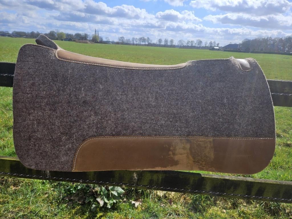 Vilten westernpad, Ophalen, Zo goed als nieuw, Dekje