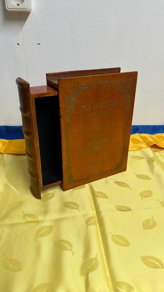 Antieke Opbergdoos is vormgegeven als een antiekboek met de, Antiek en Kunst, Ophalen of Verzenden