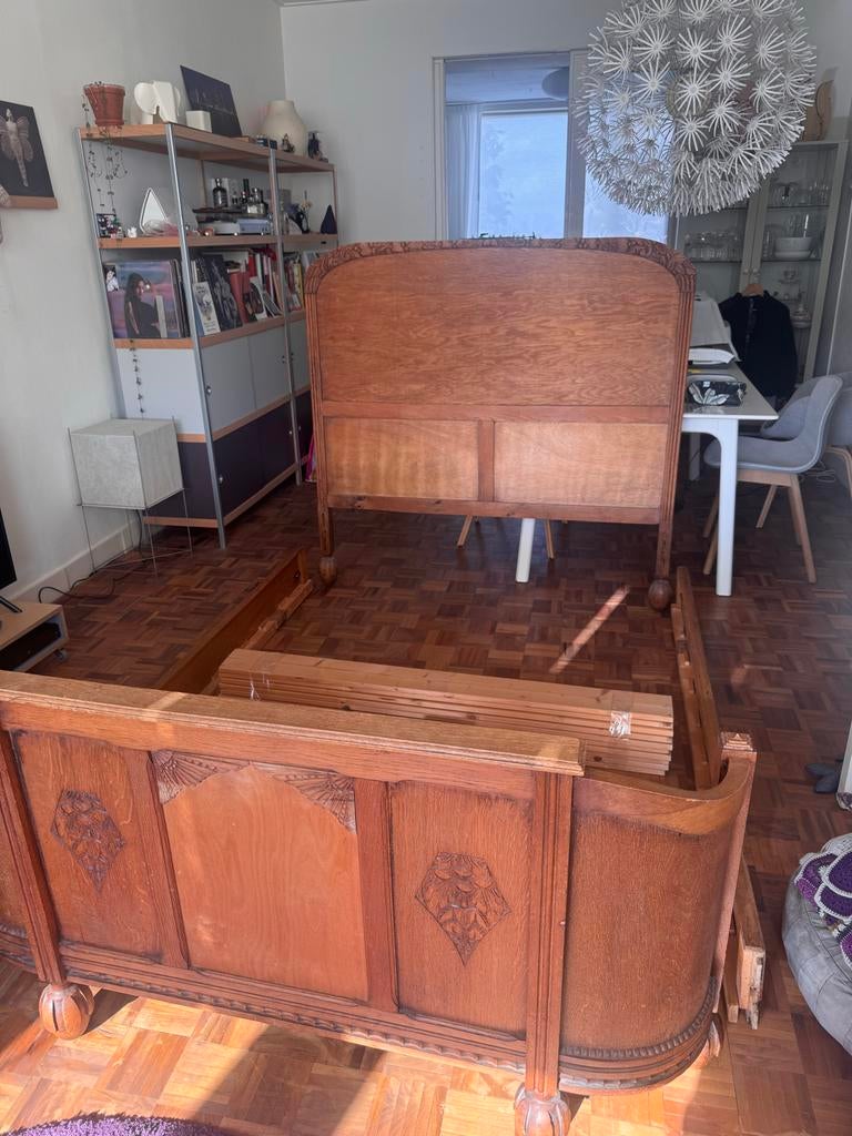Afhalen: Houten bed met houtsnijwerk, Antiek en Kunst, Antiek | Meubels | Bedden, Ophalen