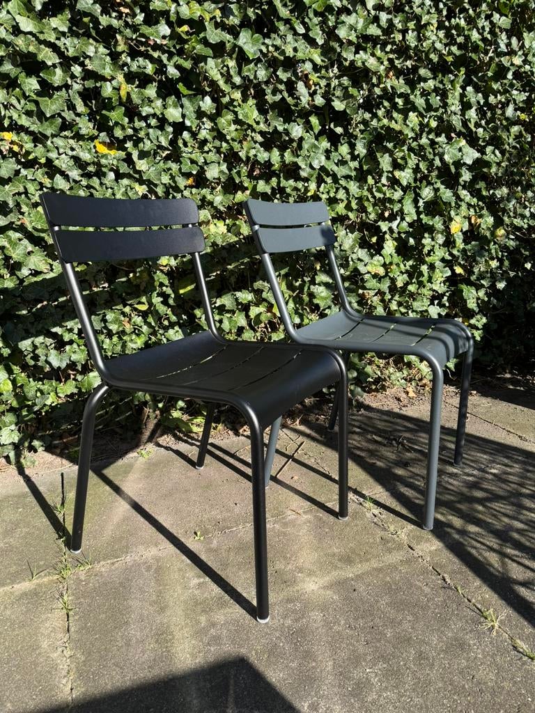 2x Fermob Luxembourg stoel liquorice en anthracite NIEUW, Ophalen, Nieuw, Aluminium, Stapelbaar