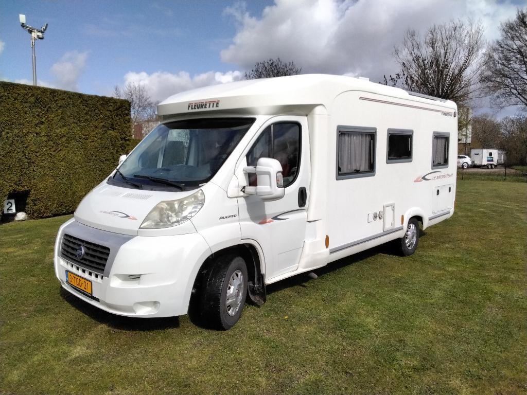 Camper Fleurette 'Le Migrateur' / Fiat Ducato, Caravans en Kamperen, Campers, Luifel, Ringverwarming, Fiat, Achteruitrijcamera