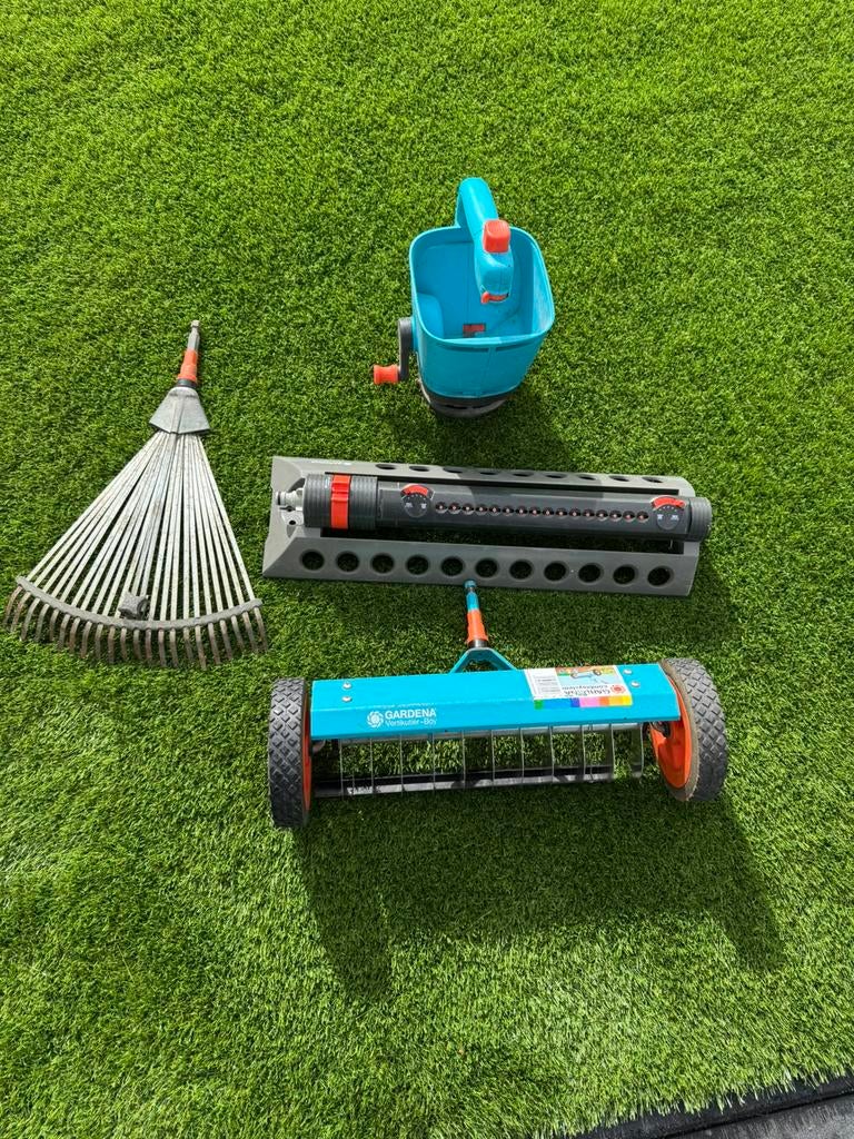 Zwenksproeier -verticuteerboy - strooiwagen - grashark, Ophalen of Verzenden, Zo goed als nieuw