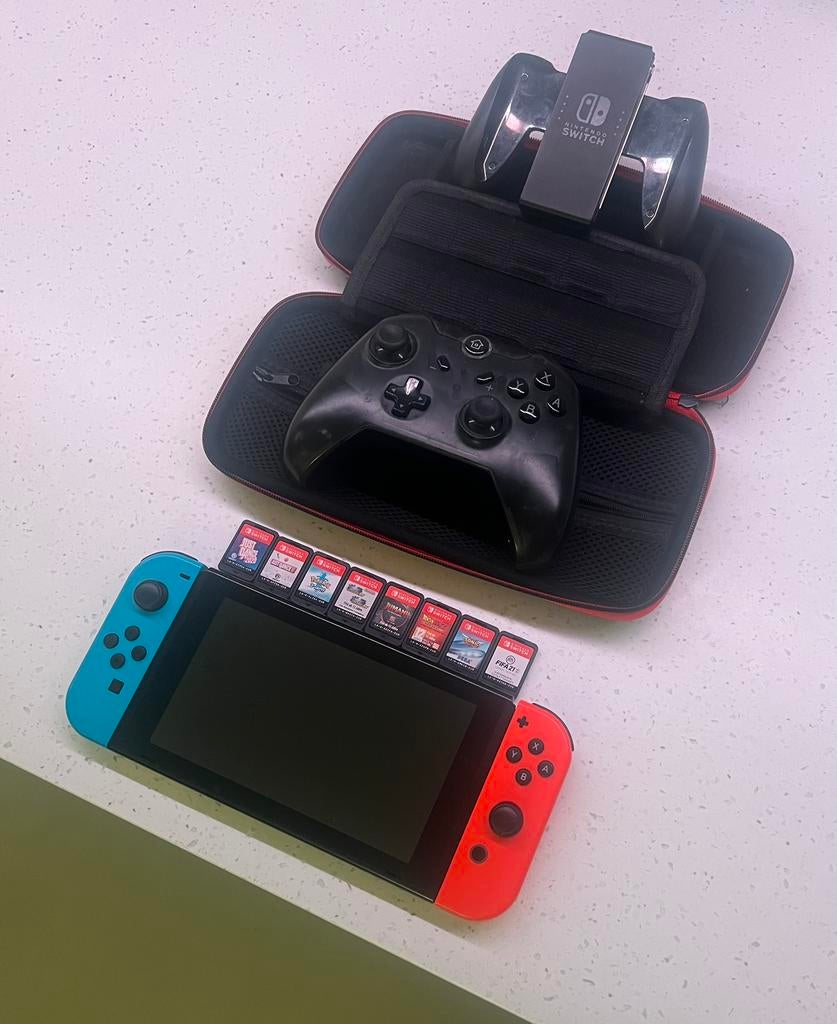 Nintendo switch, Met games, Met 2 controllers, Ophalen of Verzenden, Zo goed als nieuw