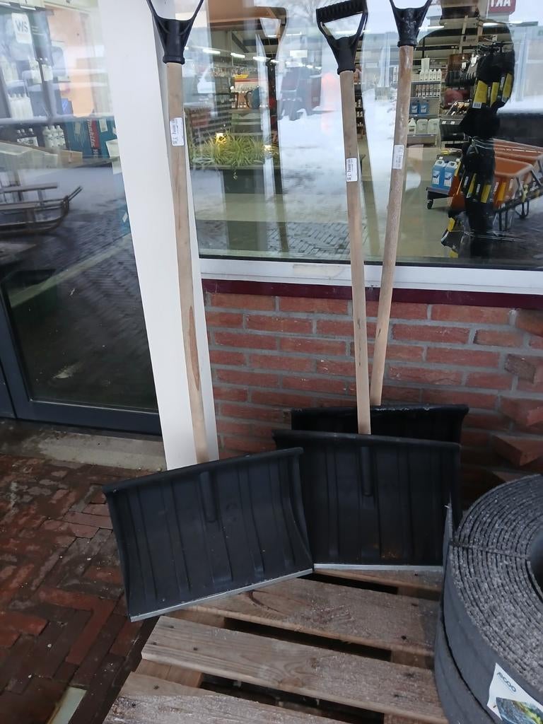 Sneeuwschuivers, Ophalen, Nieuw