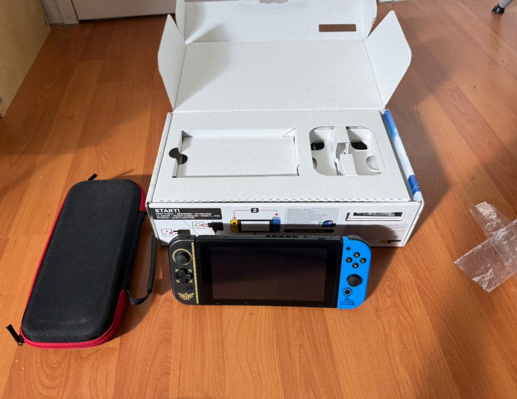 Nintendo Switch compleet Fortnite Editie, Ophalen of Verzenden, Zo goed als nieuw