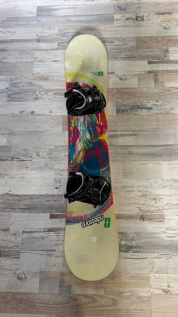 Forum 'the Sauce' 147cm snowboard + Flow bindingen, Ophalen, Gebruikt, Board