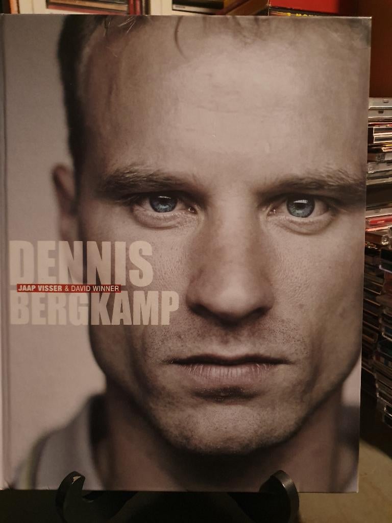 Dennis Bergkamp - Jaap Visser & David Winner, Boeken, Ophalen, Zo goed als nieuw, Balsport