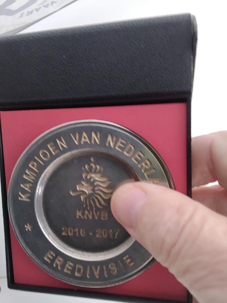 Mini kampioenschaal feyenoord uitgereikt aan spelers. 2016., Maat XL, Ophalen of Verzenden, Overige typen