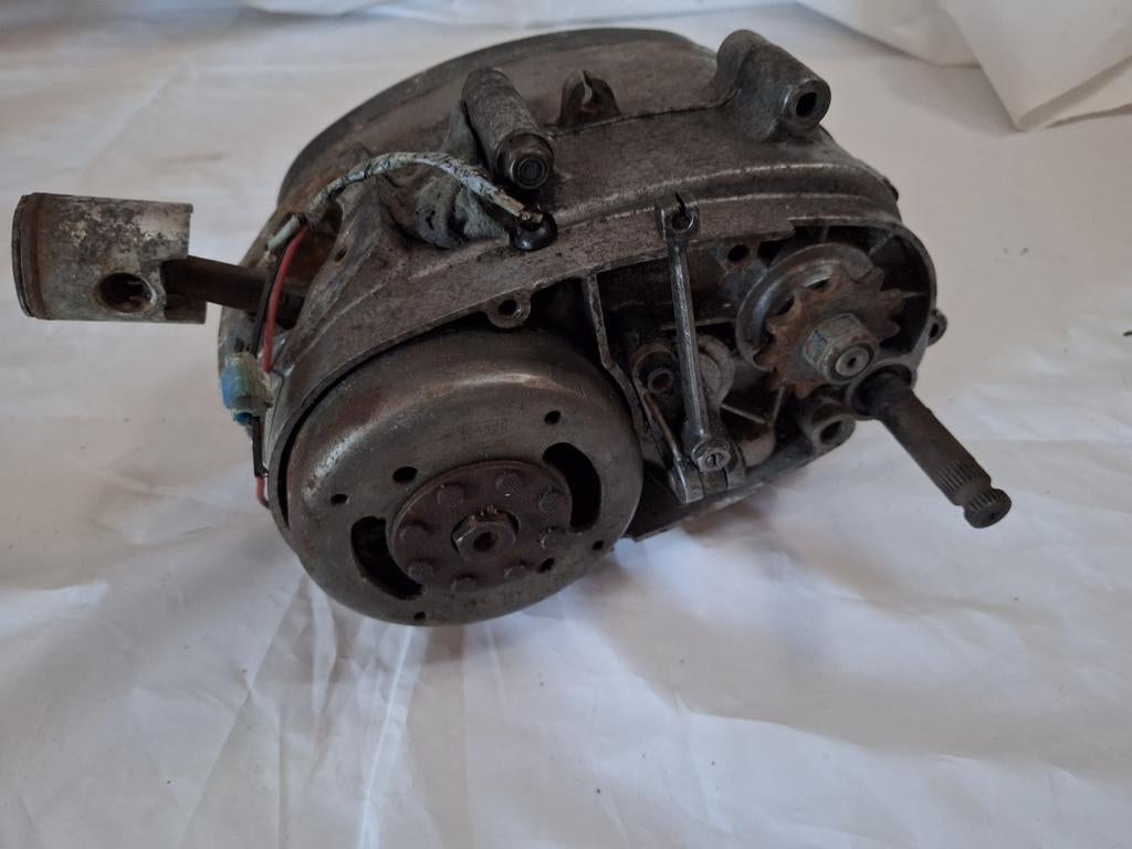 Motorblok Benelli Motobi Moto Guzzi 5 Versnellingen, Fietsen en Brommers, Blok, Benellionderdelen.nl, Overige merken, Gebruikt