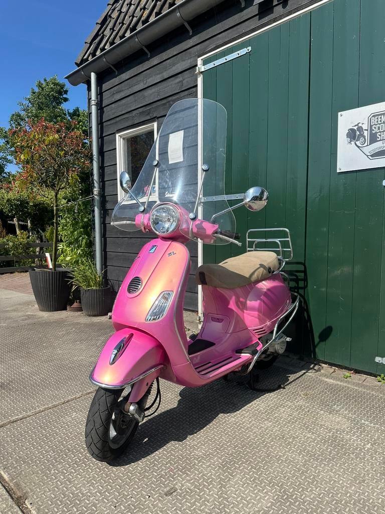 Prachige roze Vespa LX in super mooie staat & zeer lage km, Fietsen en Brommers, Scooters | Vespa, Ophalen, Zo goed als nieuw