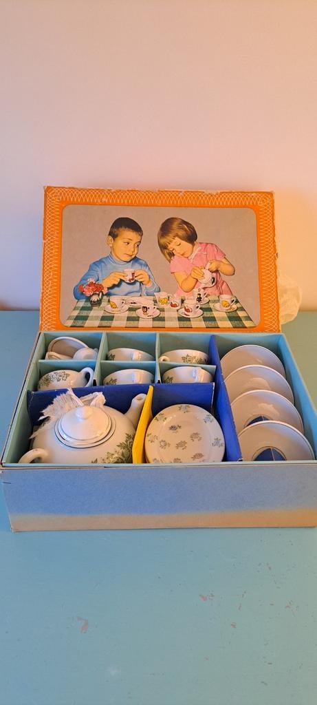 Kinderservies vintage in originele doos. Compleet, Ophalen of Verzenden, Zo goed als nieuw