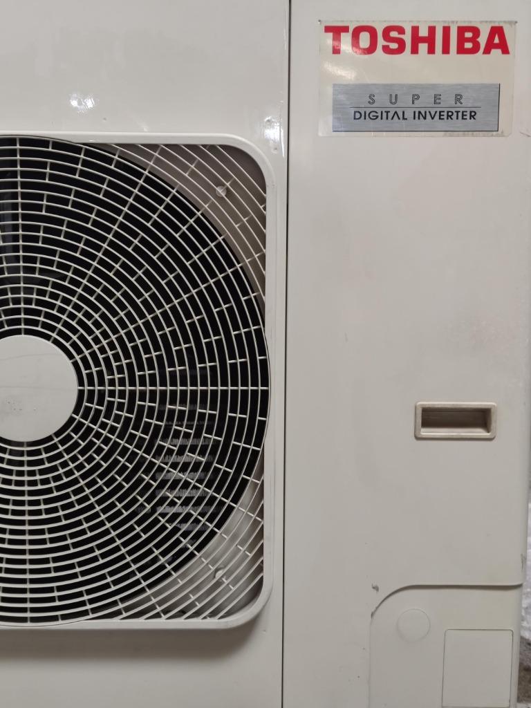 Toshiba kanaal airco warmtepomp RAV-SP804AT-E 8 kW A+, Koelen en Ontvochtigen, Timer, Refurbished, 3 snelheden of meer