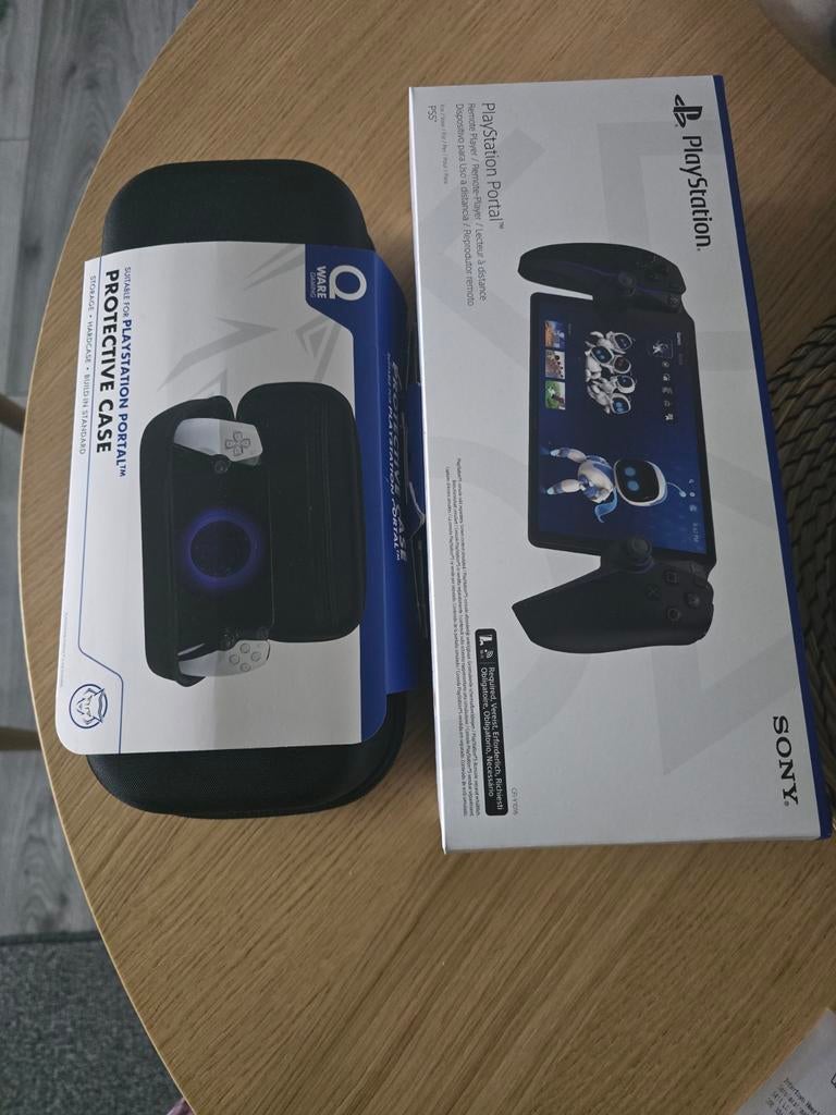 Playstation Black Portal + Case - Nieuw met Bon!, Ophalen, Nieuw