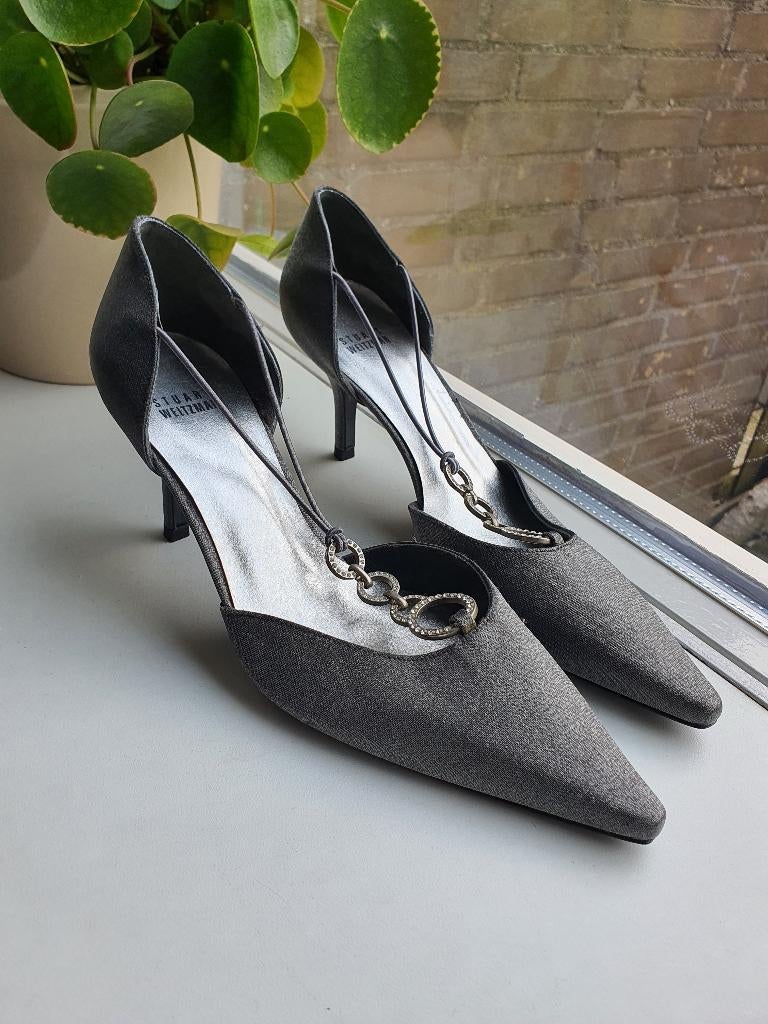Stuart Weitzman luxe pumps grijs/zilver – maat 39, Kleding | Dames, Schoenen, Zo goed als nieuw, Grijs, Ophalen of Verzenden