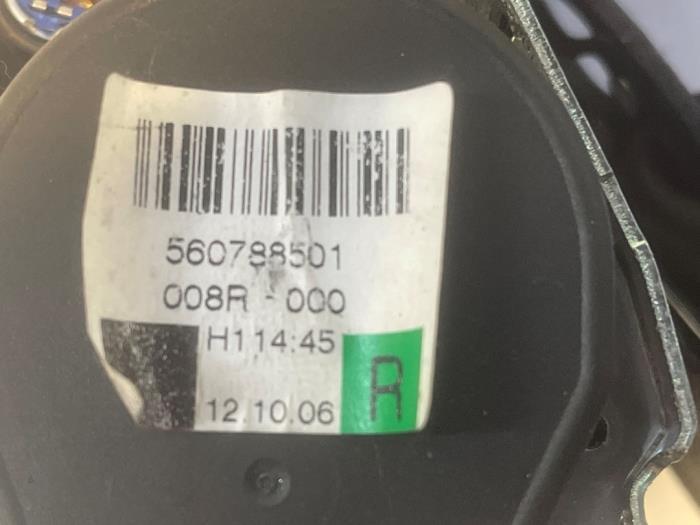 Veiligheidsgordel rechts-voor van een Audi A4, Auto-onderdelen, Gebruikt, -, Verzenden, -