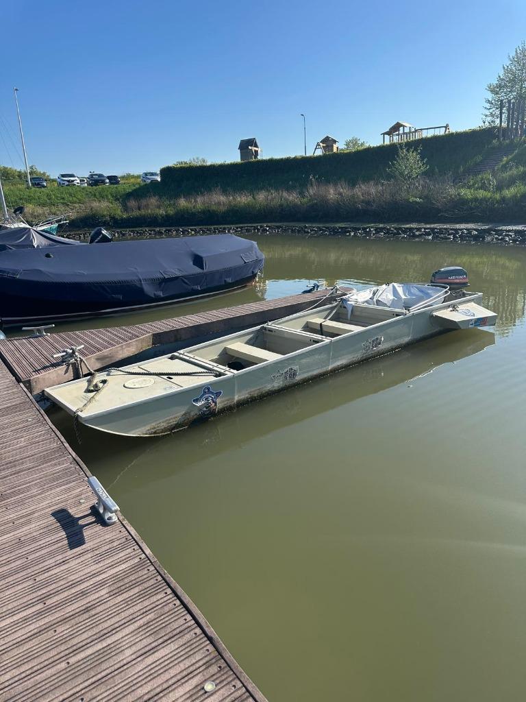 Visboot muliti functionele bootje met 10PK 2takt motor, Watersport en Boten, Vis- en Consoleboten, Ophalen, Overige materialen