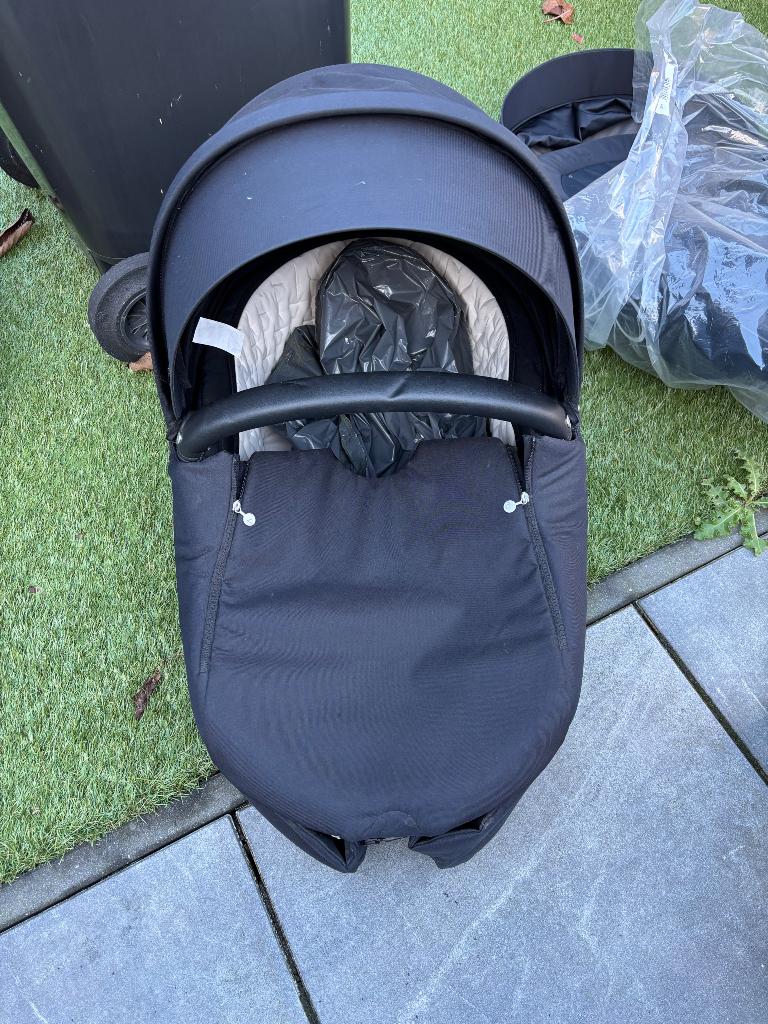 Stokke babywagen, Met autostoeltje, Zo goed als nieuw, Combiwagen, Ophalen