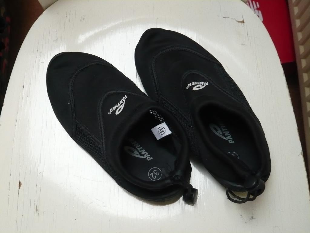 Surfschoenen maat 32, Watersport en Boten, Watersportkleding, Ophalen of Verzenden, Zo goed als nieuw, Kind, Zeil- of Surfschoenen