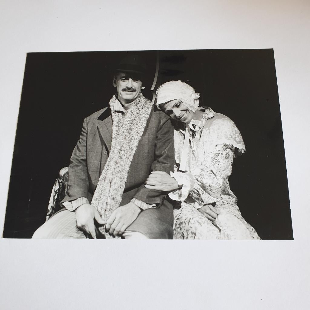 0327 fotos van theatervoorstelling het hemelbed uit 1985-86, Verzamelen, Verzenden, Foto of Kaart
