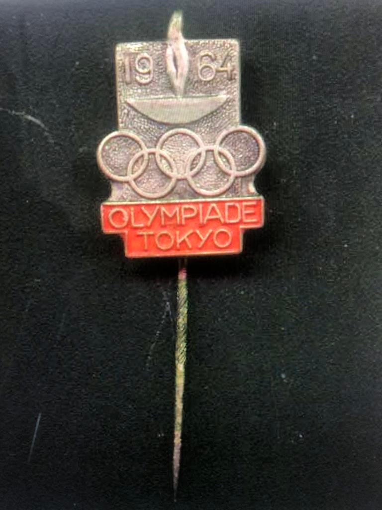 Olympische Spelen Tokyo 1964 Speldje, Verzamelen, Speldjes, Pins en Buttons, Ophalen of Verzenden, Gebruikt, Sport, Speldje of Pin