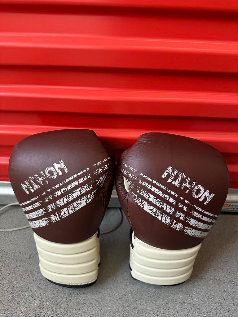 Nikhon Sport Boxing Gloves – Excellent Condition, Ophalen of Verzenden, Zo goed als nieuw, Bokshandschoenen
