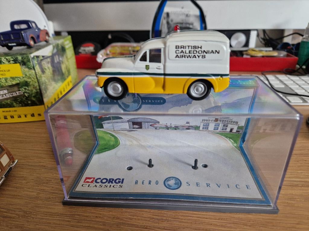 Morris Minor Van. British Caledonian, Ophalen of Verzenden, Zo goed als nieuw, Auto, Corgi