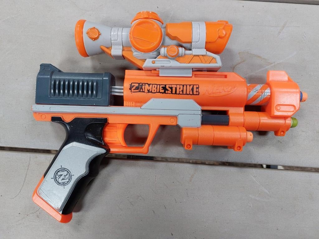 Nerf zombiestrike, Kinderen en Baby's, Speelgoed | Buiten | Actiespeelgoed, Ophalen of Verzenden, Gebruikt