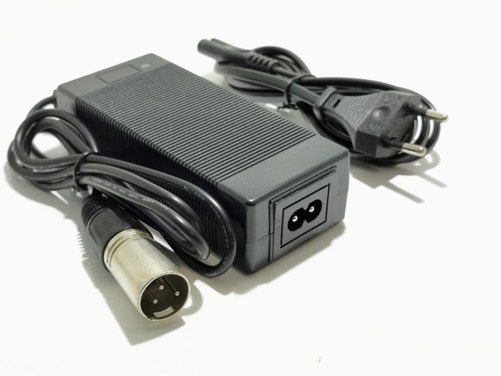 Qwic acculader 36V 2A 4 pins oplader 42v NIEUW!, Qwic, Nieuw, Ophalen of Verzenden, .