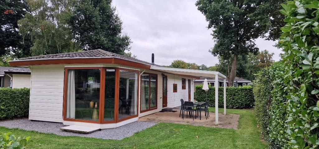 EuroParcs Limburg recreatiewoning EIGEN GROND aan water koop, Caravans en Kamperen, Stacaravans, Tot en met 4