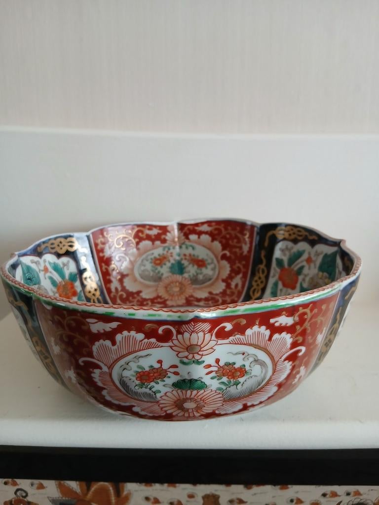 Japanse Imari kom schaal met geschulpte rand, Ophalen of Verzenden