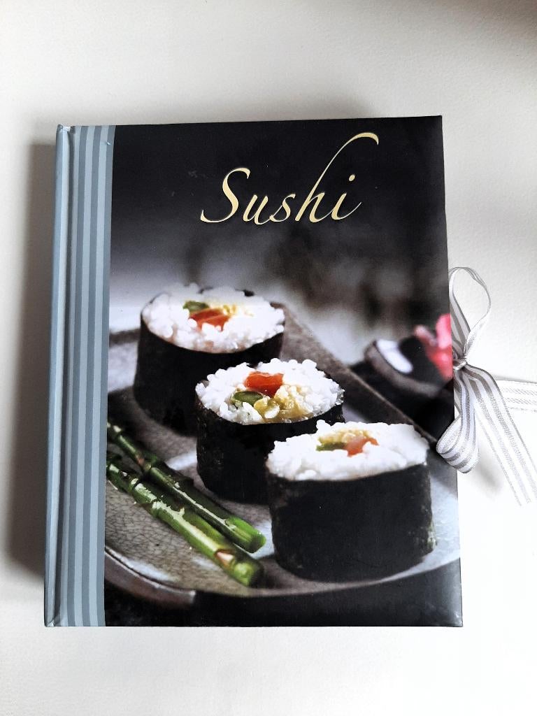 Sushi (hardcover), Azië en Oosters, Ophalen of Verzenden, Zo goed als nieuw, Hoofdgerechten