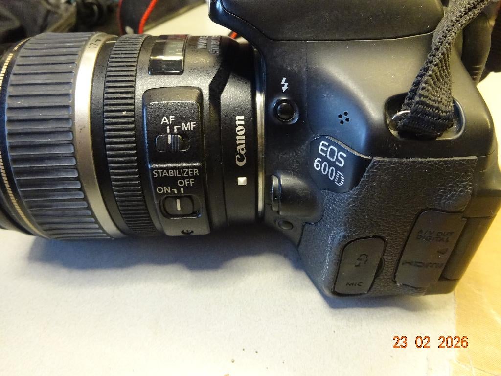CANON EOS 600D MET LENS EN FOTOTAS, Audio, Tv en Foto, Fotocamera's Digitaal, 18 Megapixel, Gebruikt, Spiegelreflex, Canon