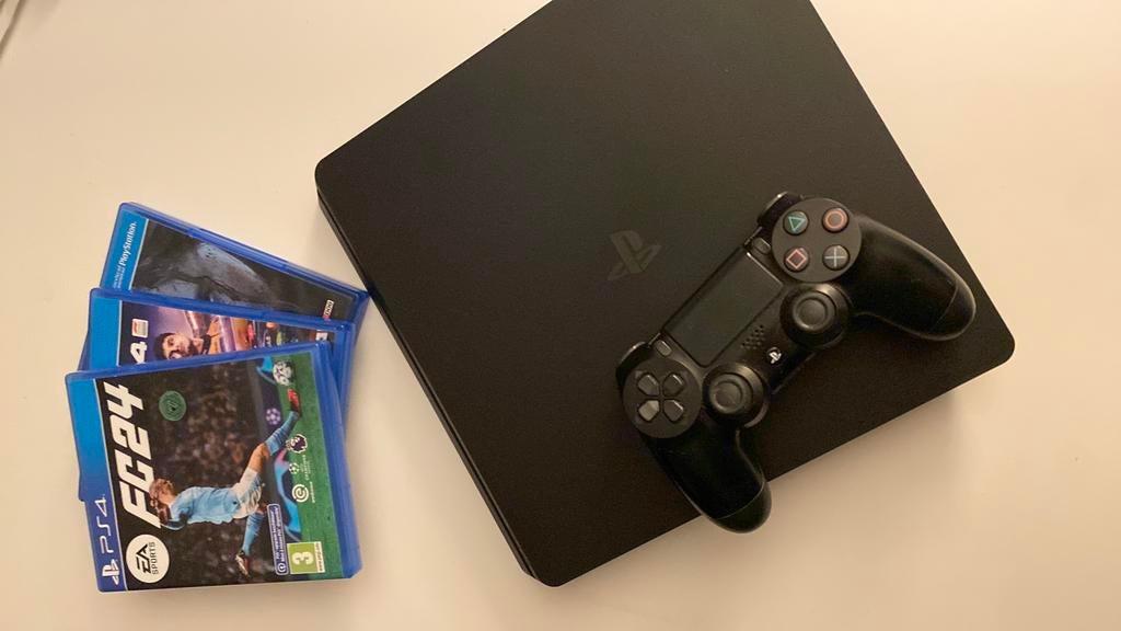 Playstation 4 inclusief 3 spellen, Spelcomputers en Games, Spelcomputers | Sony PlayStation 4, Gebruikt, Original, Met 1 controller