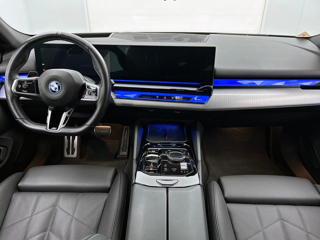 BMW I5 EDrive40 84 kWh M-sport(NL-auto, Harman/Kardon, Sfeer, Achterwielaandrijving, Gebruikt, Zwart, 83 kWh
