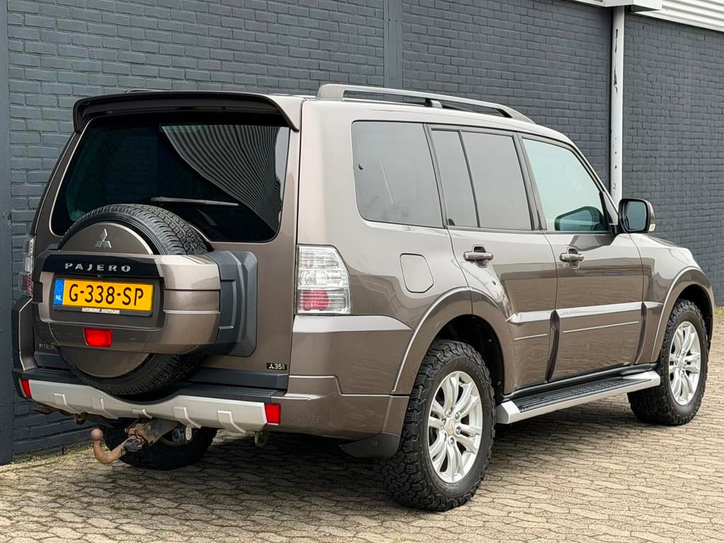Mitsubishi Pajero 3.2 DI-D Instyle NAVI LEER PANO TREKHAAK T, Automaat, Euro 5, Gebruikt, Zwart