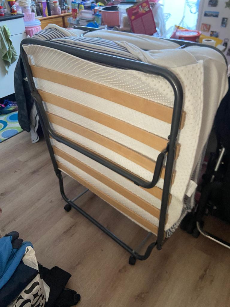 eenpersoons vouwbed, Ophalen, Overige typen, Zo goed als nieuw, Overige kleuren