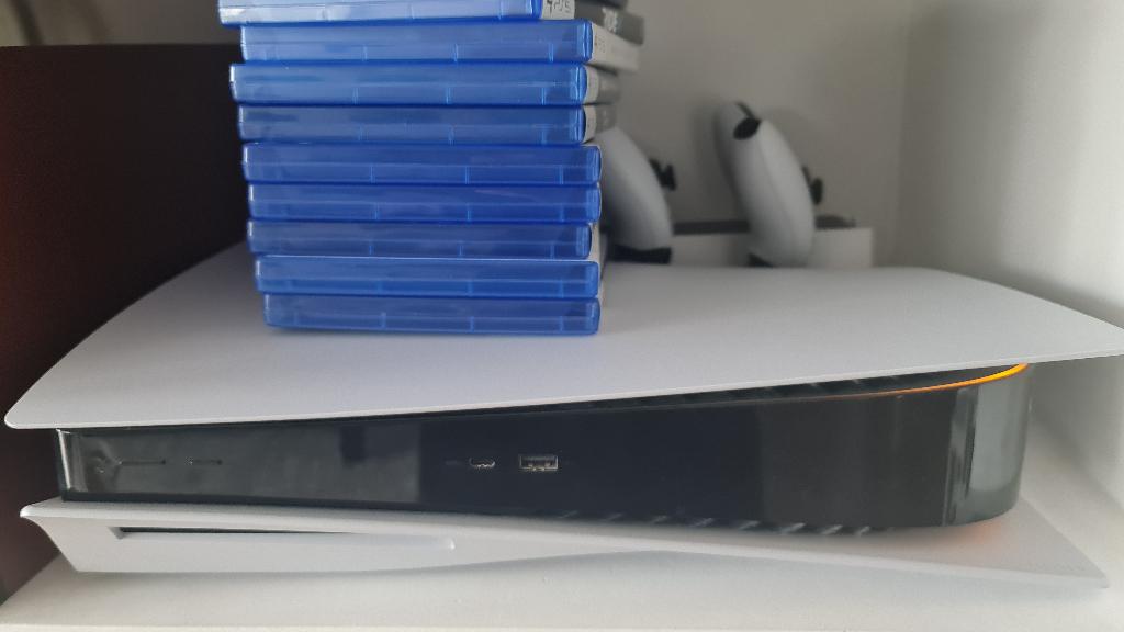 Zeer complete PS5 , inc. 12 games, 2 controllers en 2 TB SSD, Ophalen, Zo goed als nieuw, Playstation 5