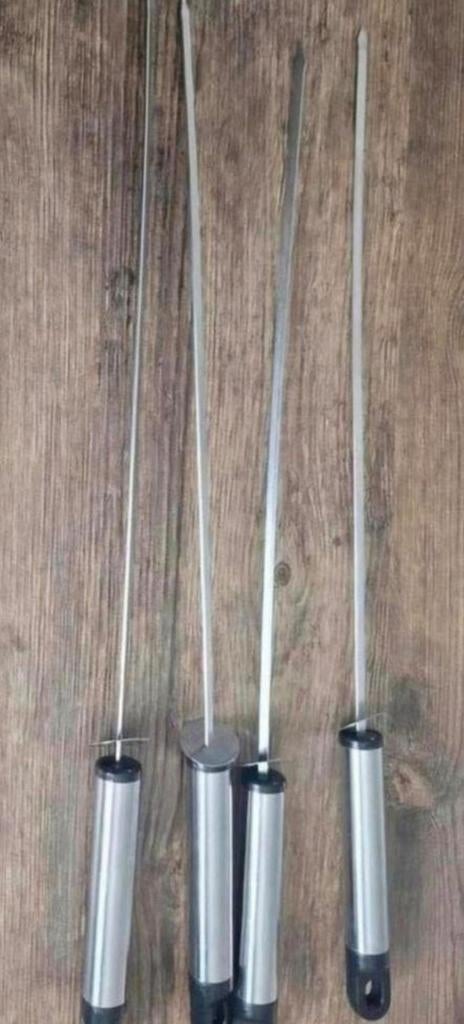 BBQ PENNEN, Ophalen, Zo goed als nieuw