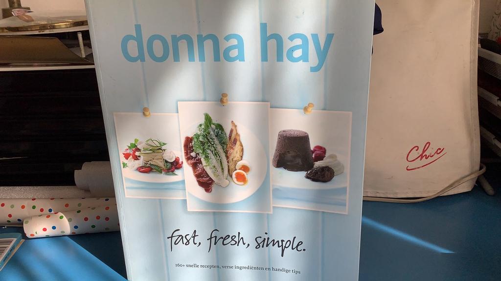 Donna Hay - Fast, fresh, simple, Ophalen of Verzenden, Zo goed als nieuw, Donna Hay
