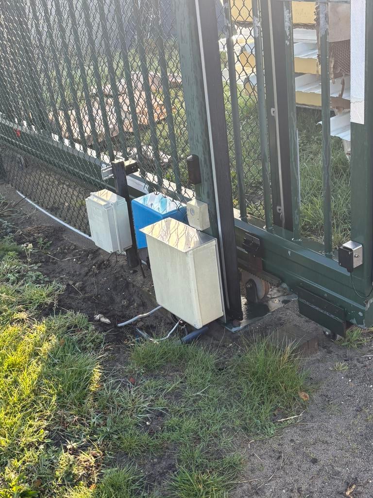 Schuifpoor verkocht, Ophalen, Zo goed als nieuw, IJzer, Spijlenhekwerk